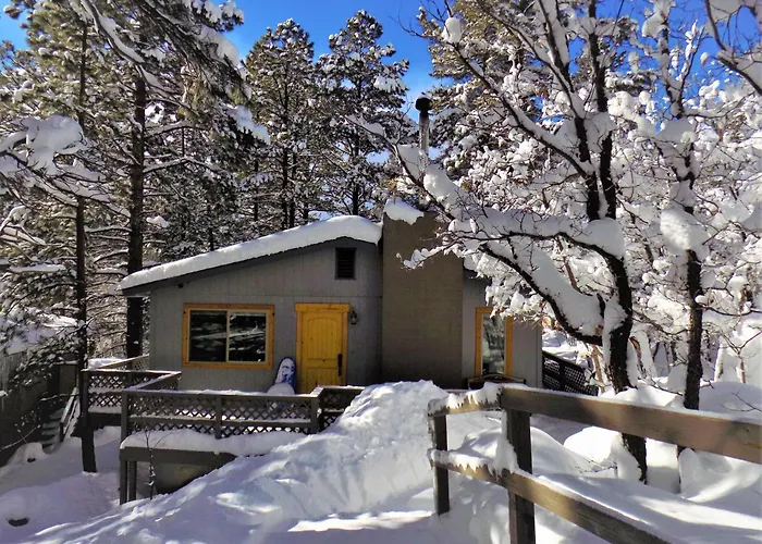 Cozy Mountain Home With Deck And Firepit-1 Mile From Downtown Flagstaff!